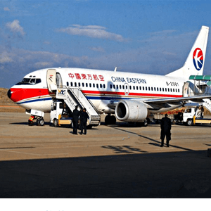 河东空运公司航空快运业稳步发展的原因是什么？